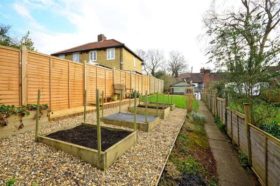 3 Bedroom End of Ter...